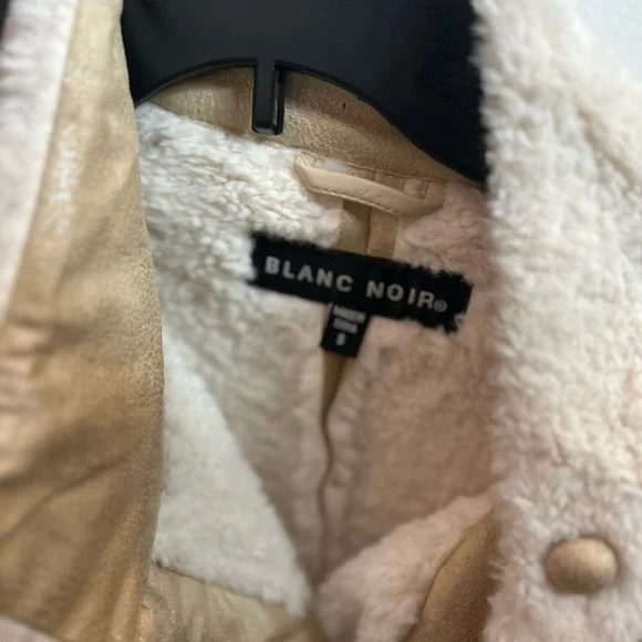 BLANC NOIR NWT Tan Faux leather jacket front zip pockets, wrist straps. - Picture 5 of 5